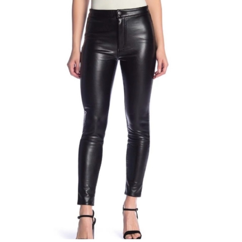 NWT Ashley Mason Shiny Black Leatherette Trousers Size 30